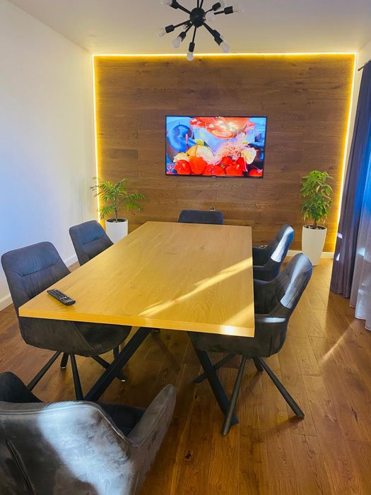 Vand masa dining noua