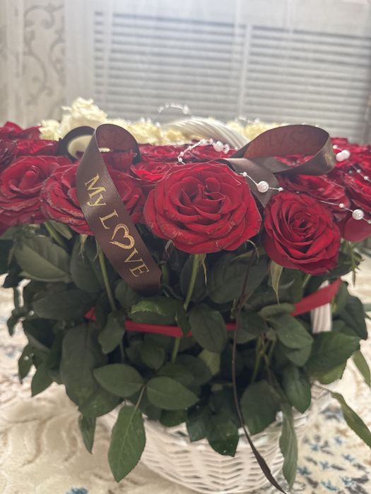 Корзинадағы гүл сатылады 101 роза