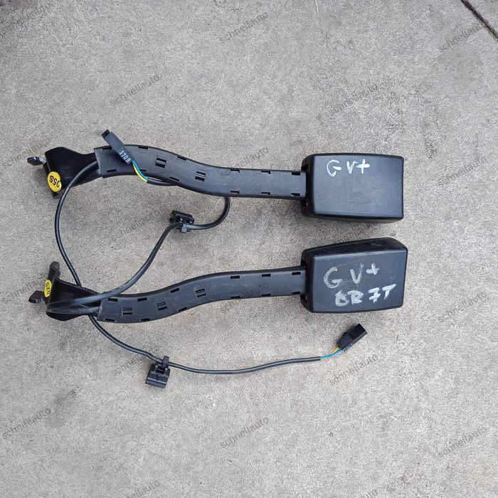 Set teaca centura stg - dr fata VW Golf 5 plus