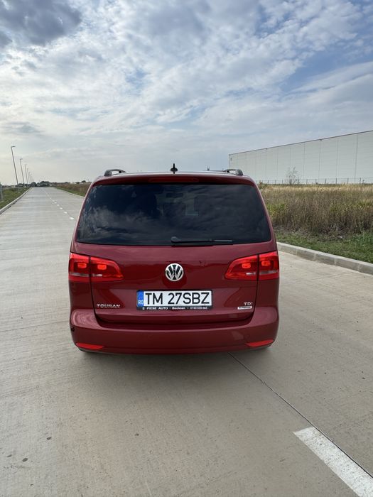 Vând Volkswagen Touran