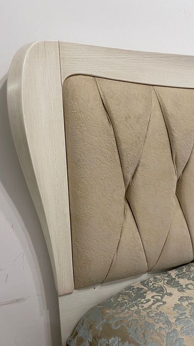 Продам спальный гарнитур