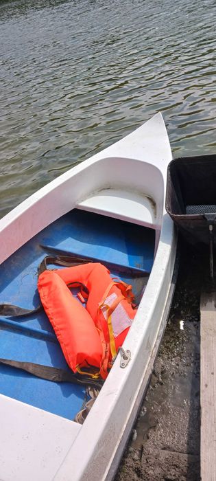 продавам 3 местно туристичско кану