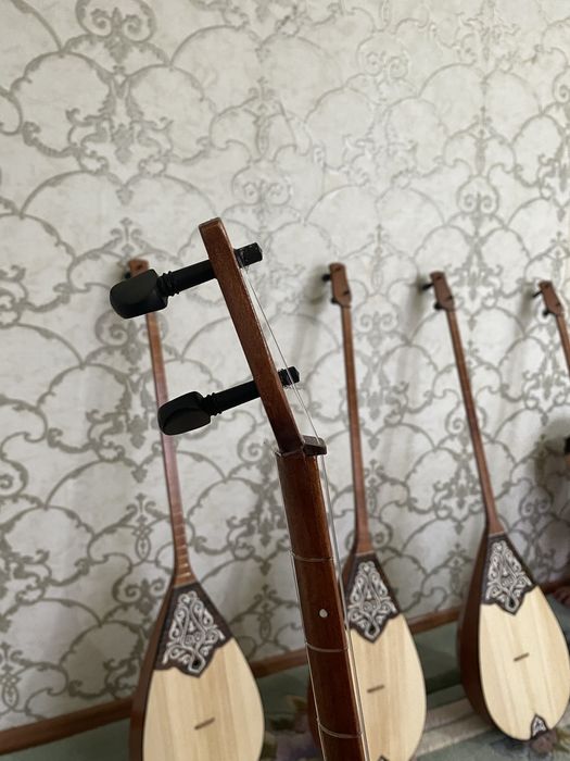 Домбыра сатылады