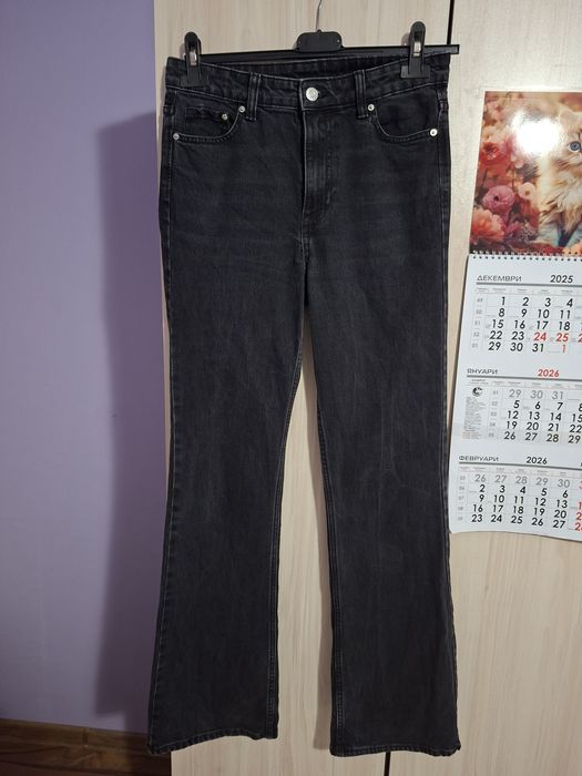 Продавам дънки..