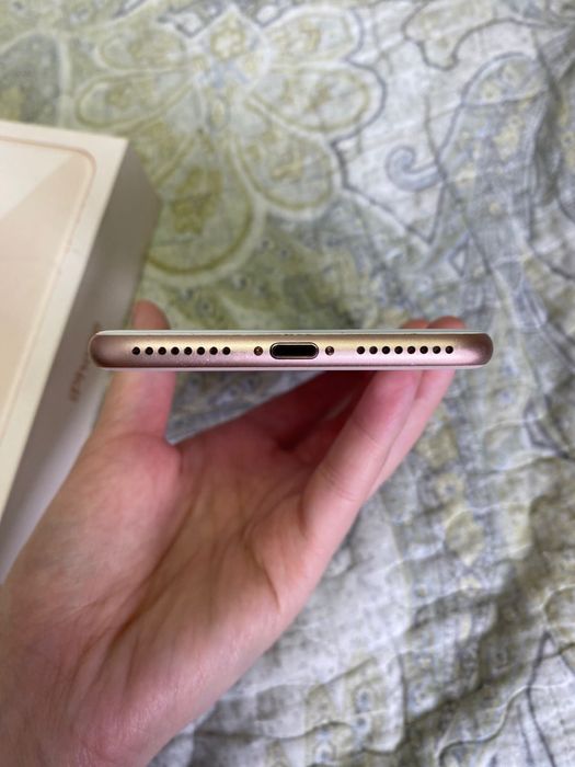 Продам iPhone 8+ в идельном состояние