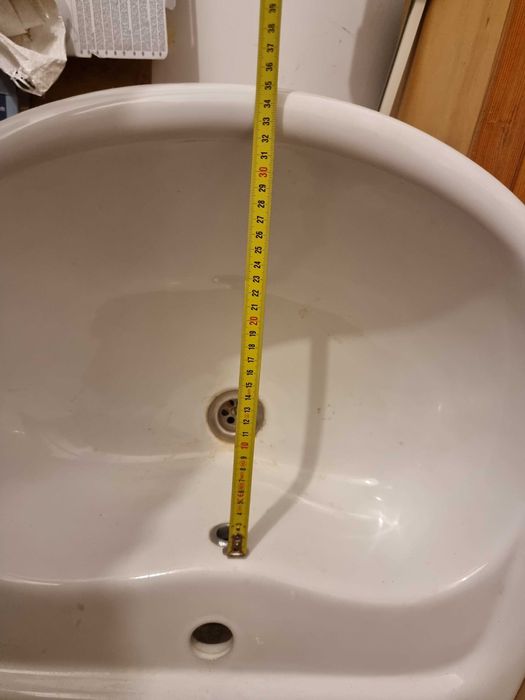 Смесител и мивка за баня