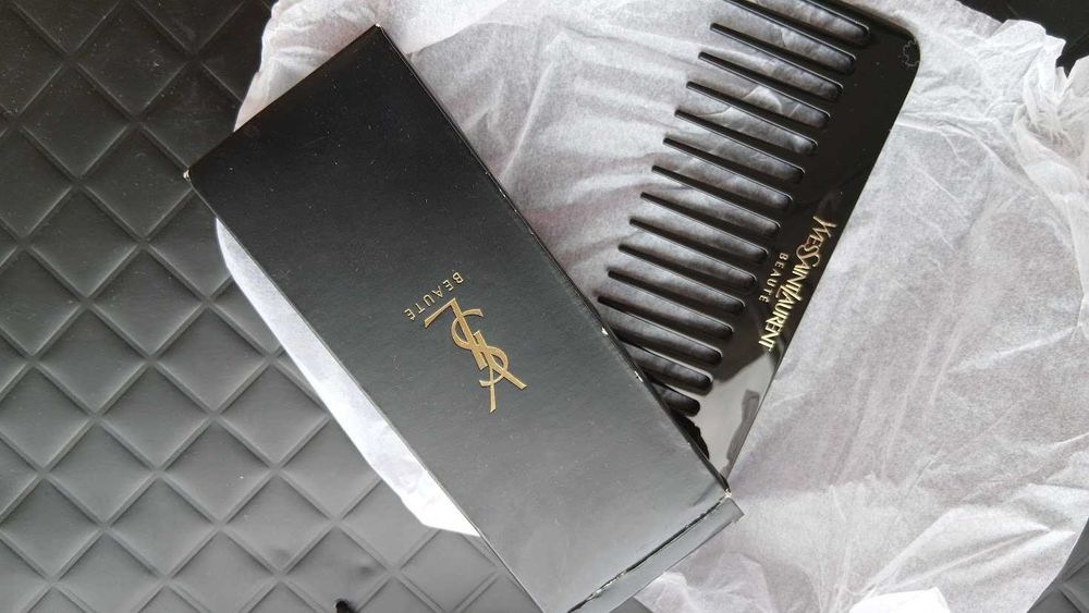 Yves Saint Laurent Portfard Mare Alb si Pieptene Negru metal