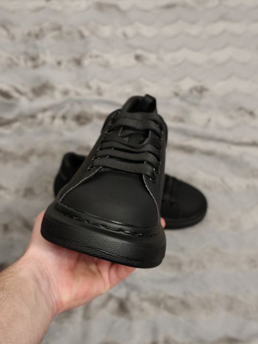 Adidași MCQUEEN negri 42