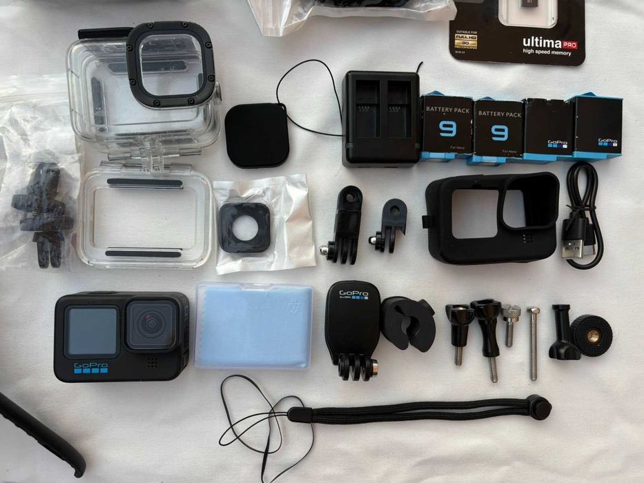 GoPro Hero 10 с много аксесоари