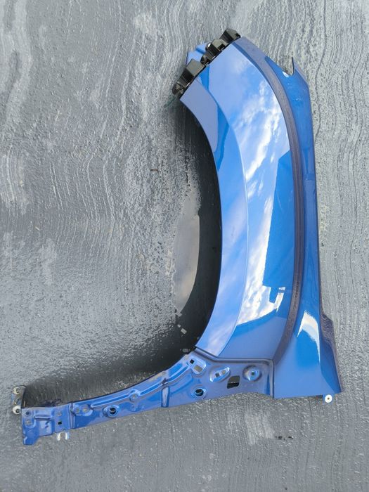 Aripa față stânga Dacia Duster 2 Capitonaj capotă