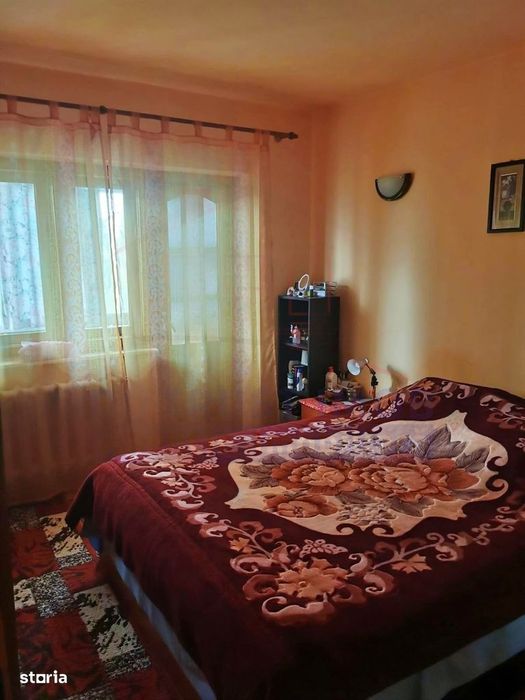 Apartament 3 camere Str. Aleea Florilor
