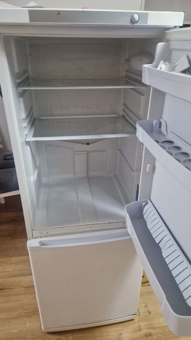 Холодильник б/у indesit