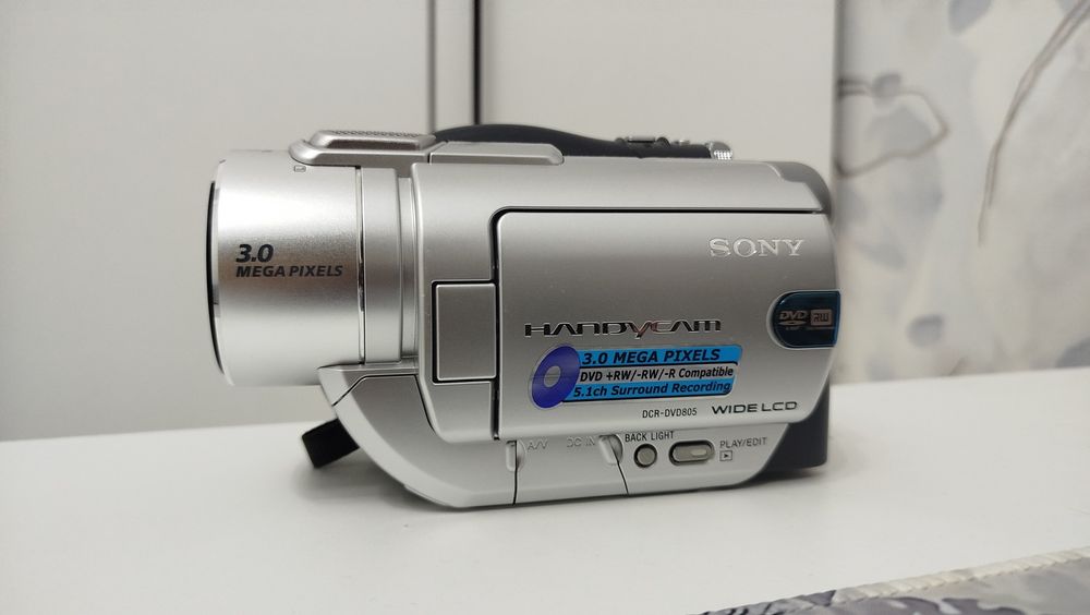Камера Handycam.