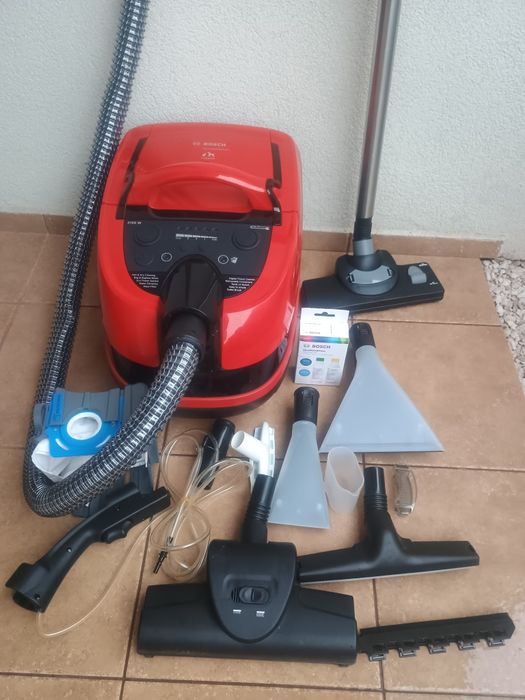 Aspirator cu spălare Bosch 2100 W