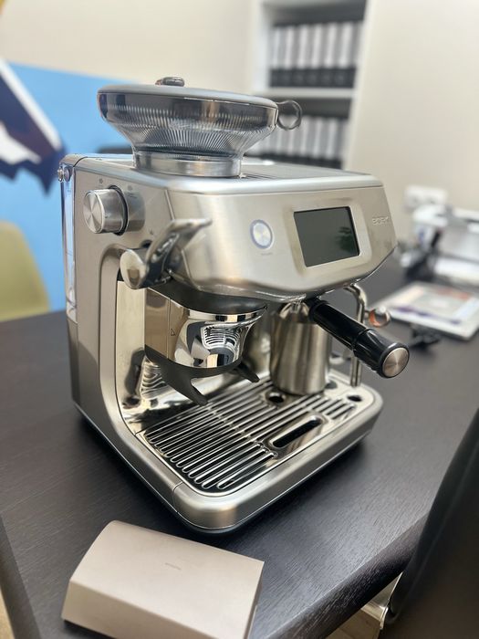 Продам кофемашину Bork