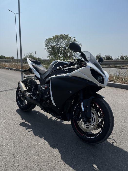 Продавам yamaha yzf r1