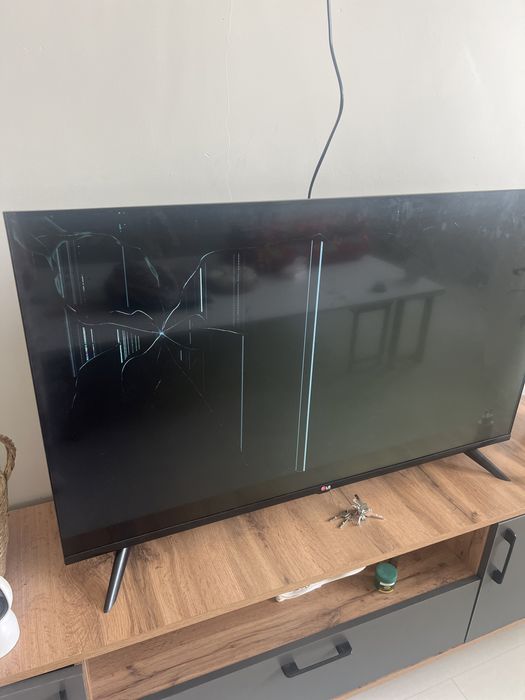 Телевизор на запчасти