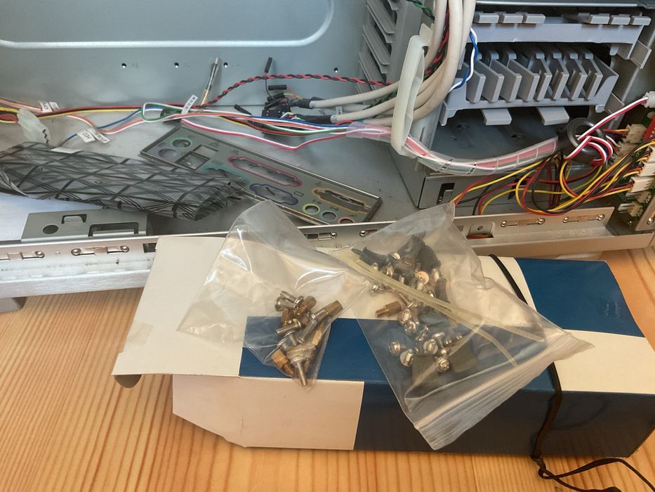 Carcasa PC Gaming Tower cu ecran lcd, nou