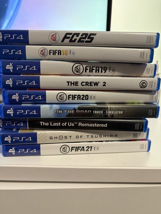 Vand playstation 4 + jocurii