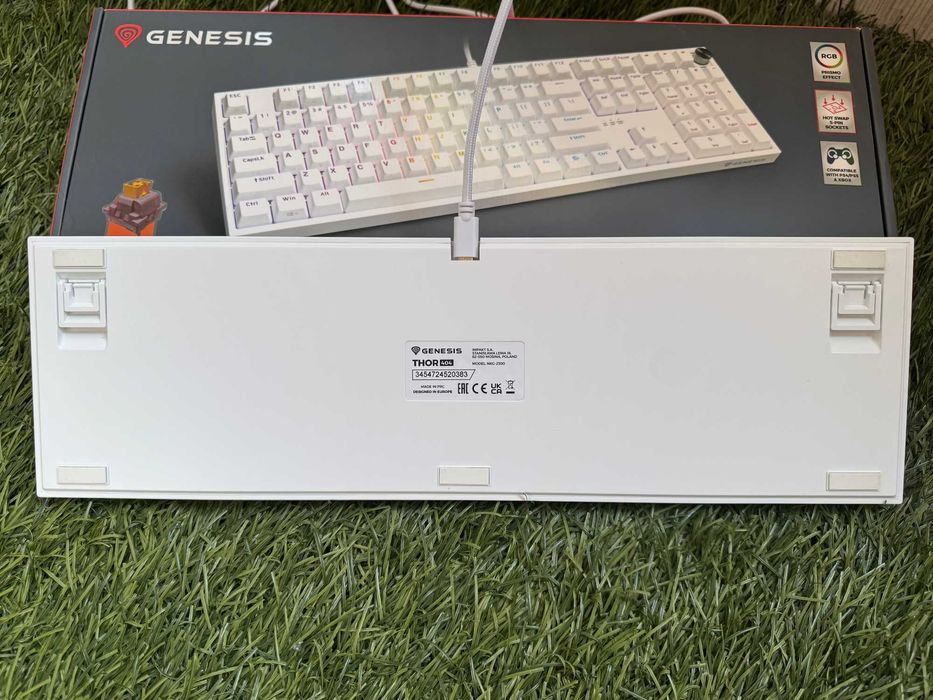 Genesis Thor 404 White механична клавиатура - Outemu Peach Silent