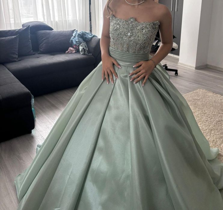 Rochie superbă de prințesă