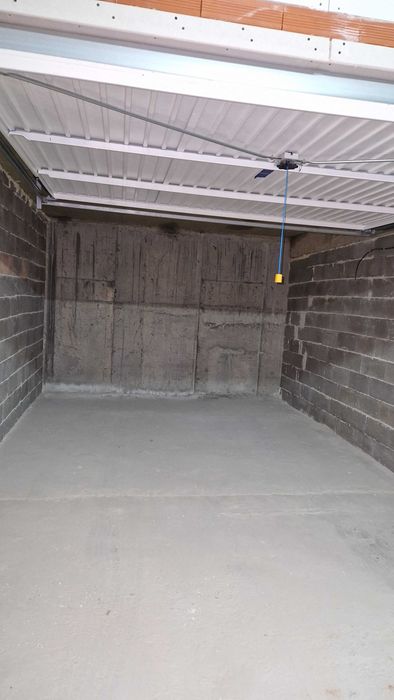 Дава се под наем Гараж / Паркомясто в Бургас, Меден рудник - зона А - 18 кв.м за 60 € - Снимка #1