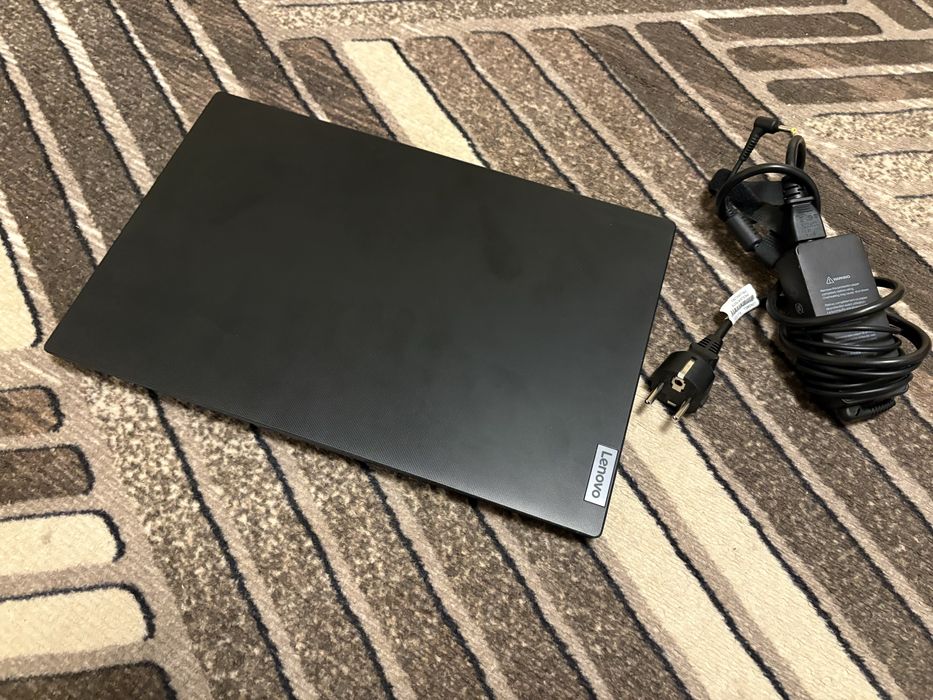 Laptop LENOVO V15 G4 inca in garantie-procesor i3-1315U 16 gb RAM