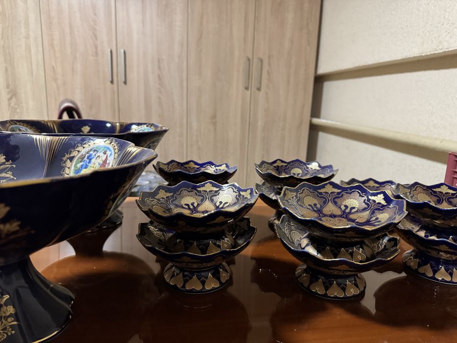 Конфетница 11 шт. Каждый по 10 000 сум