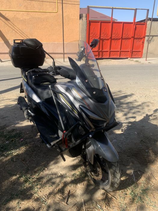 M max скутер срочно продам