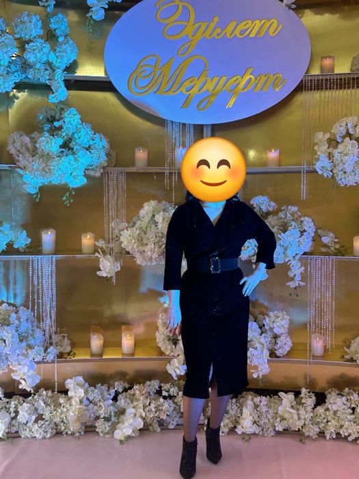 Блестящее черное платье