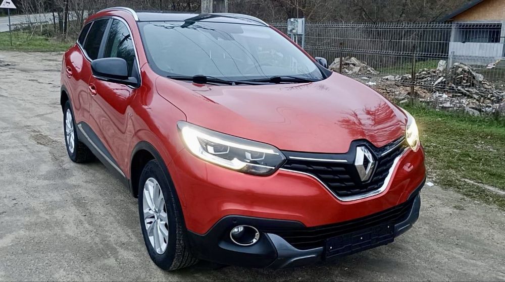 Renault Kadjar Bose / 1.5 dCi / Euro 6 / Pano / Led / Navi / Piele / Park assist / keyless Go / Entry / Line / Side