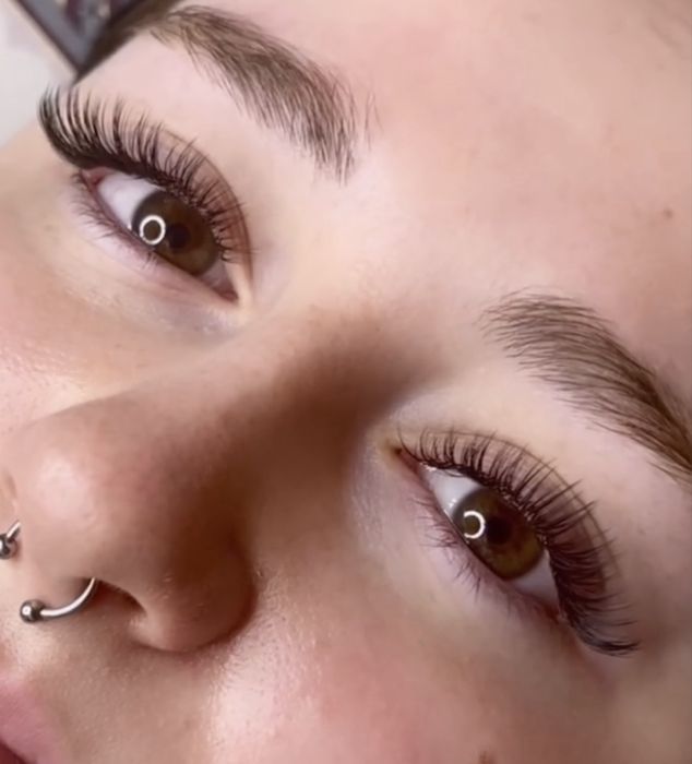 Наращивание ресницы