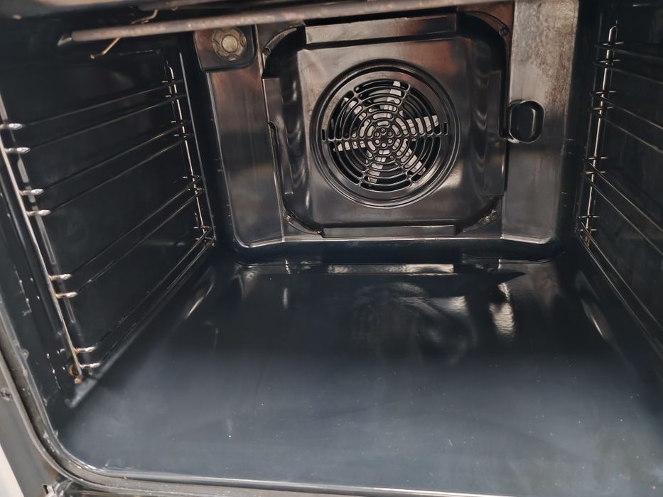 Свободно стояща печка с керамичен плот Gorenje с 2 години Гаранция!