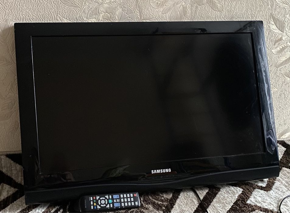 Телевизор самсунг ,Samsung 32 дюйма(81см)