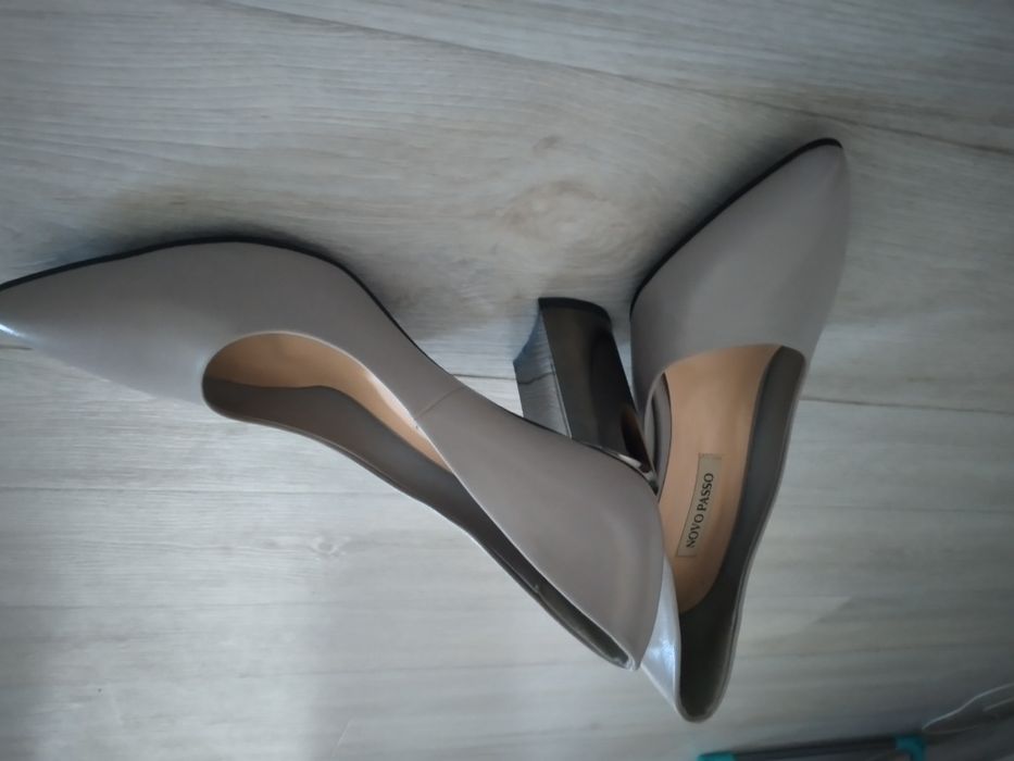 Продам новые стильные туфли