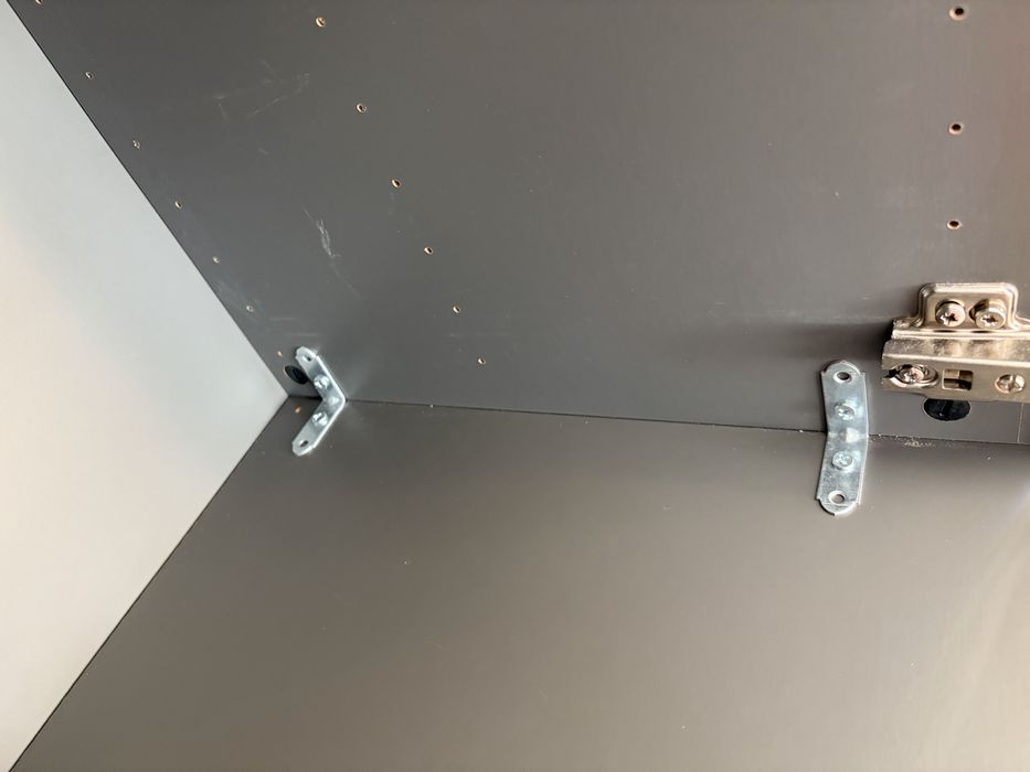 IKEA BESTÅ / HEDEVIKEN – ТВ шкаф с дъбов фурнир (отлично състояние)