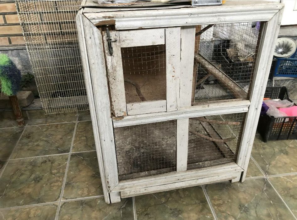 Kletka sotiladi papugaylar uchun