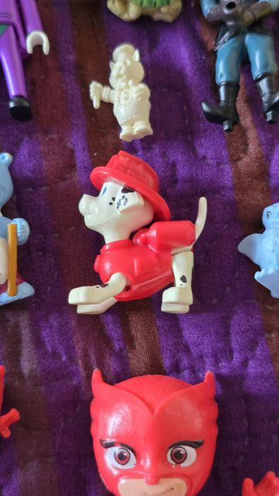 Lot figurine jucării — Kinder Surprise + Pokémon Takara Tomy (35+ buc)