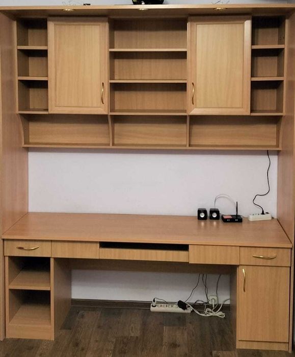 продам удобный шкаф