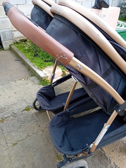 Количка за близнаци