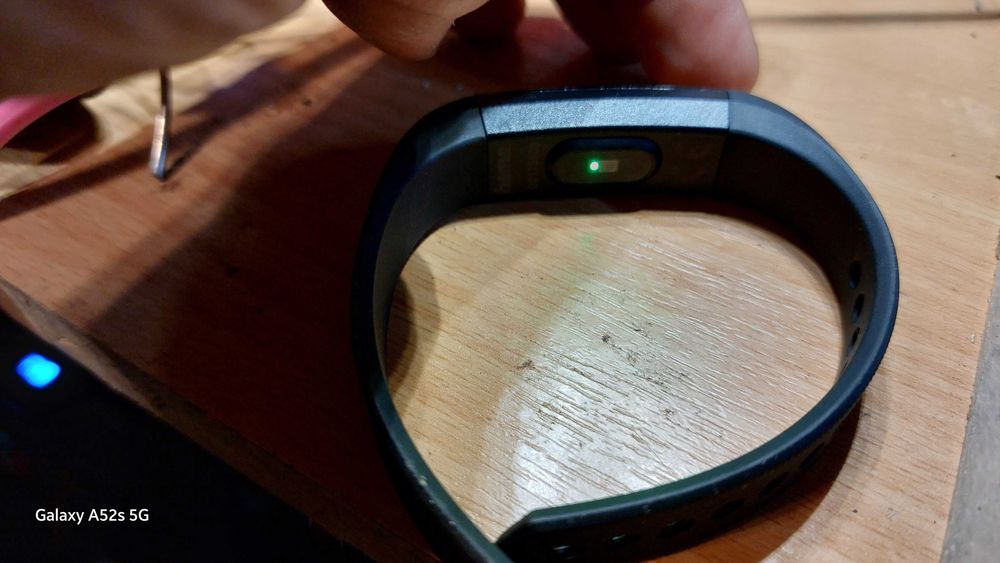 Ceas Bratara Fitness  ecran USB bluetooth