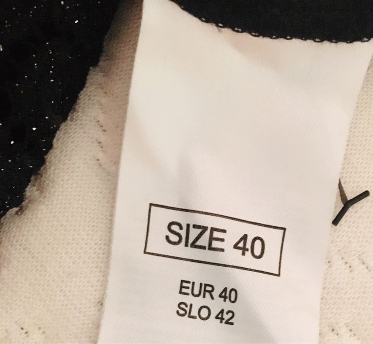 Rochie neagra cu scilpici