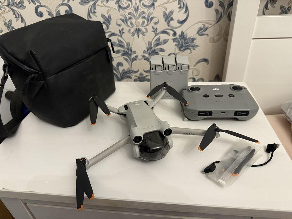 Дрон DJI Mini 3 Pro + Fly More Kit Plus серый