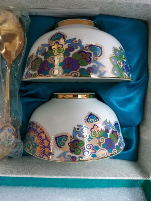 Продаю праздничный набор пиалок