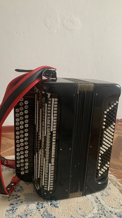 Баян музыкальный инструмент