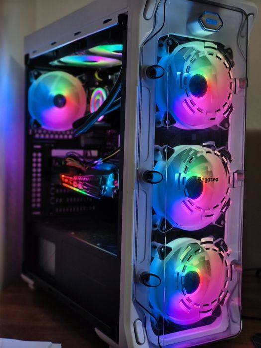 Vand unitatea PC gaming: RTX 3070 8GB | i7-10700F | SSD SAMSUNG 500GB