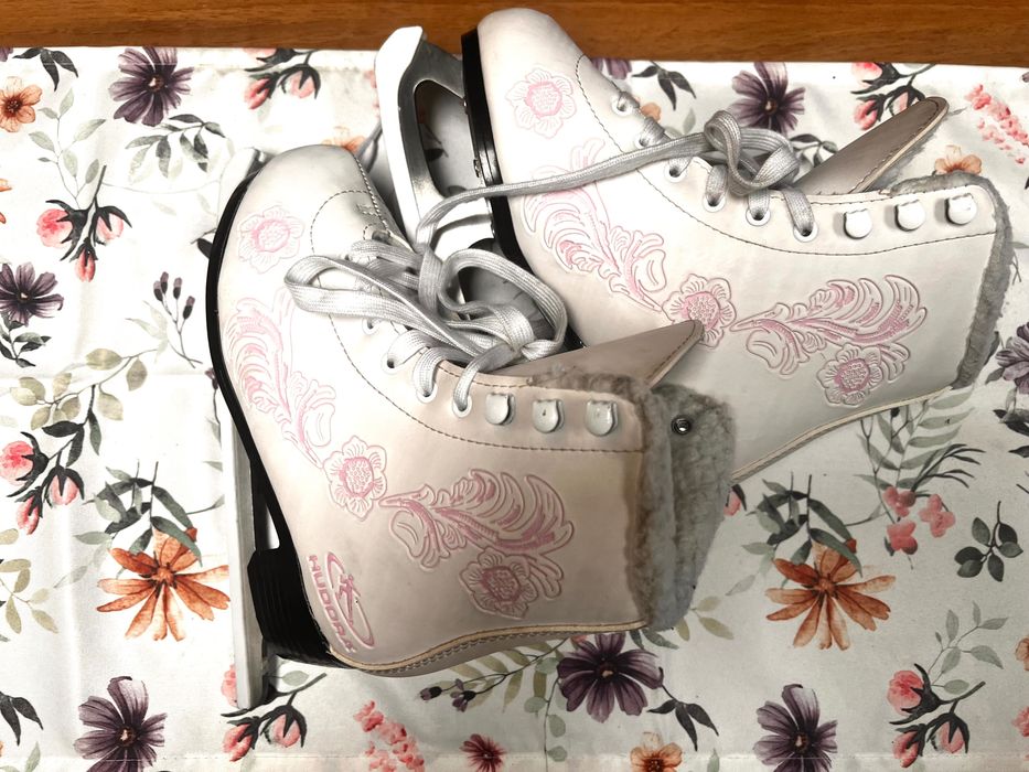 Кънки за лед като Нови