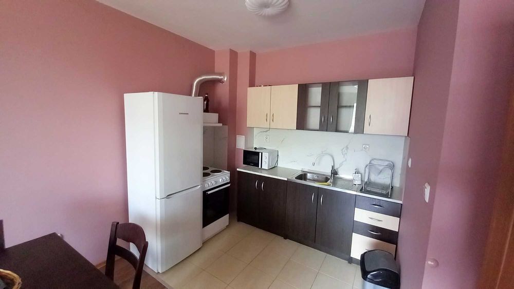 Двустаен апартамент в жк Сухата река