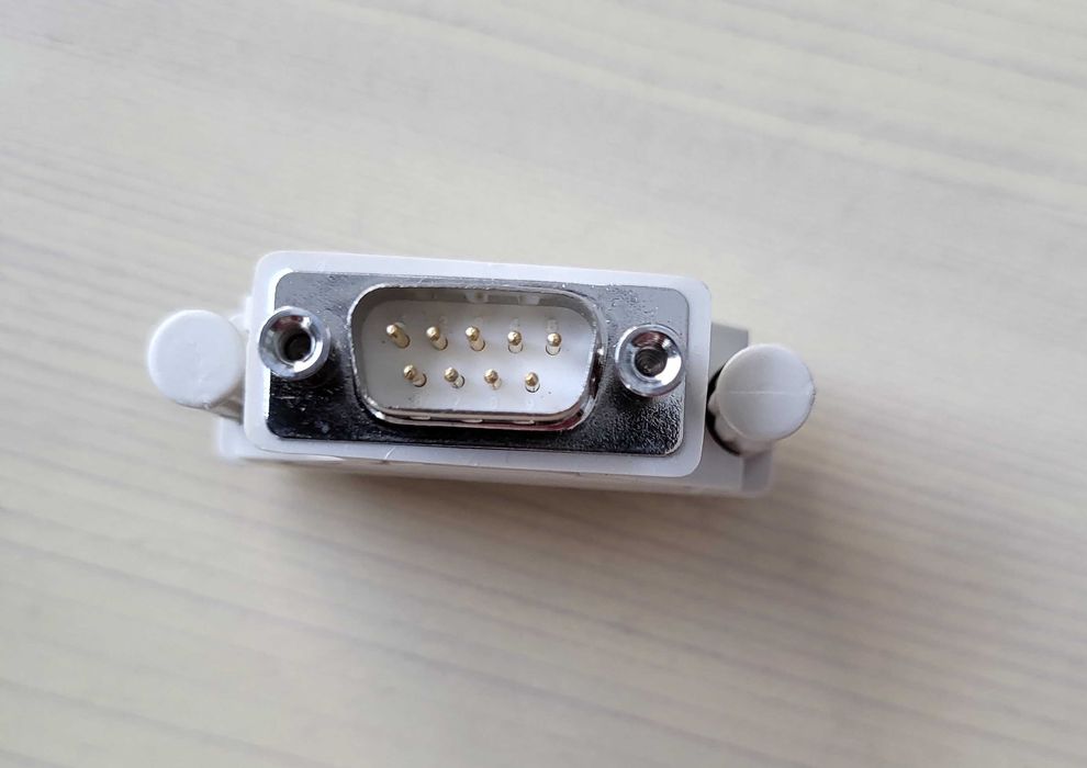 Продавам  захранващи, компютърни кабели и преходник