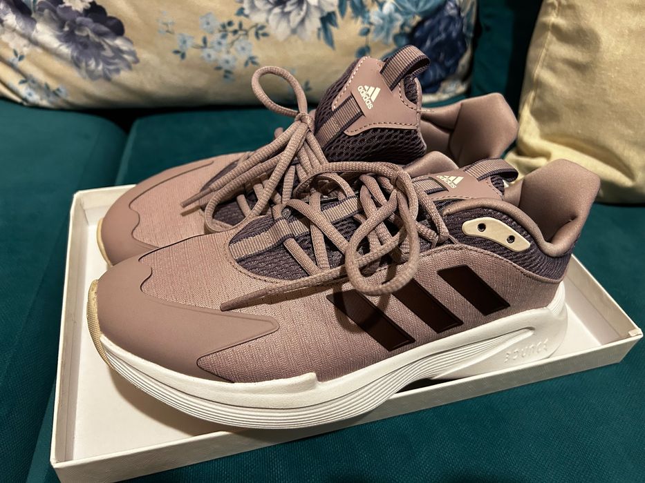 Обувки Adidas - нови